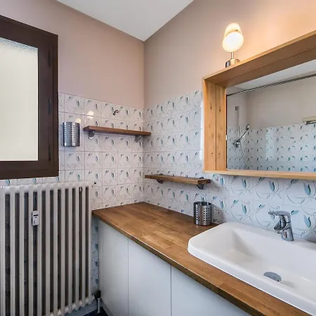 Apartment 2 Pieces Au Coeur De Avec Balcon Et Parking - Fr-1-453-118 *
