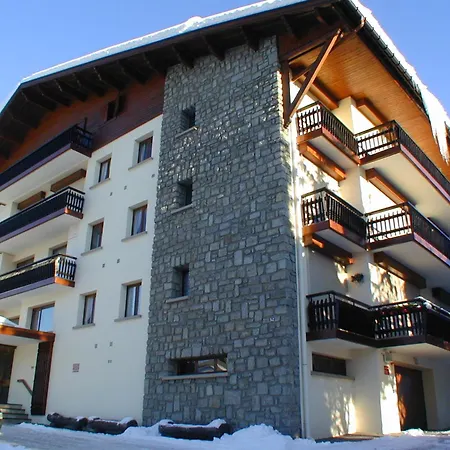 2 Pieces Au Coeur De Avec Balcon Et Parking - Fr-1-453-118 *